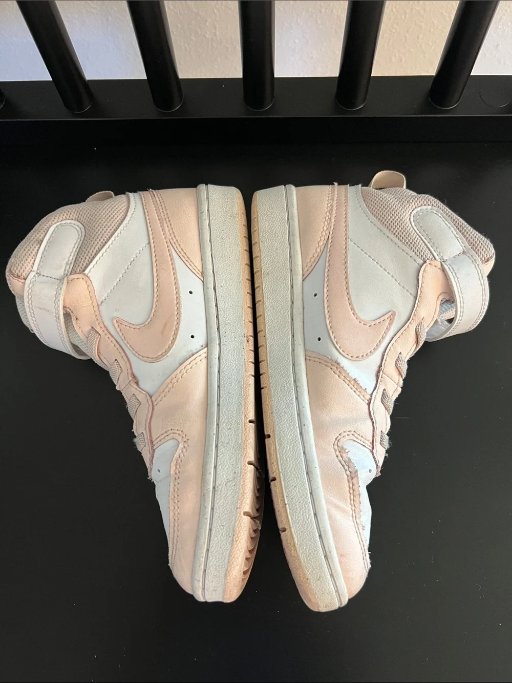 ❤️3/$25 (2) Nike Kids Sneakers in White & Pink